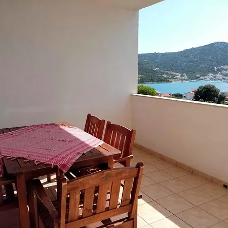 Appartamento 4 Vinišće